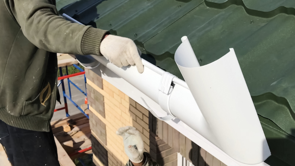 The Benefits of Installing Seamless Gutters on Your Home
